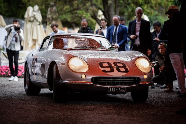 Дизайн на Пининфарина и трилитров V12 мотор. 